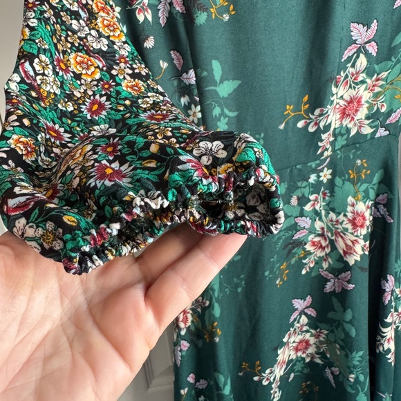 NWT Green Floral Wrap Dress by Shades of Blonde Small - Picture 7 of 10